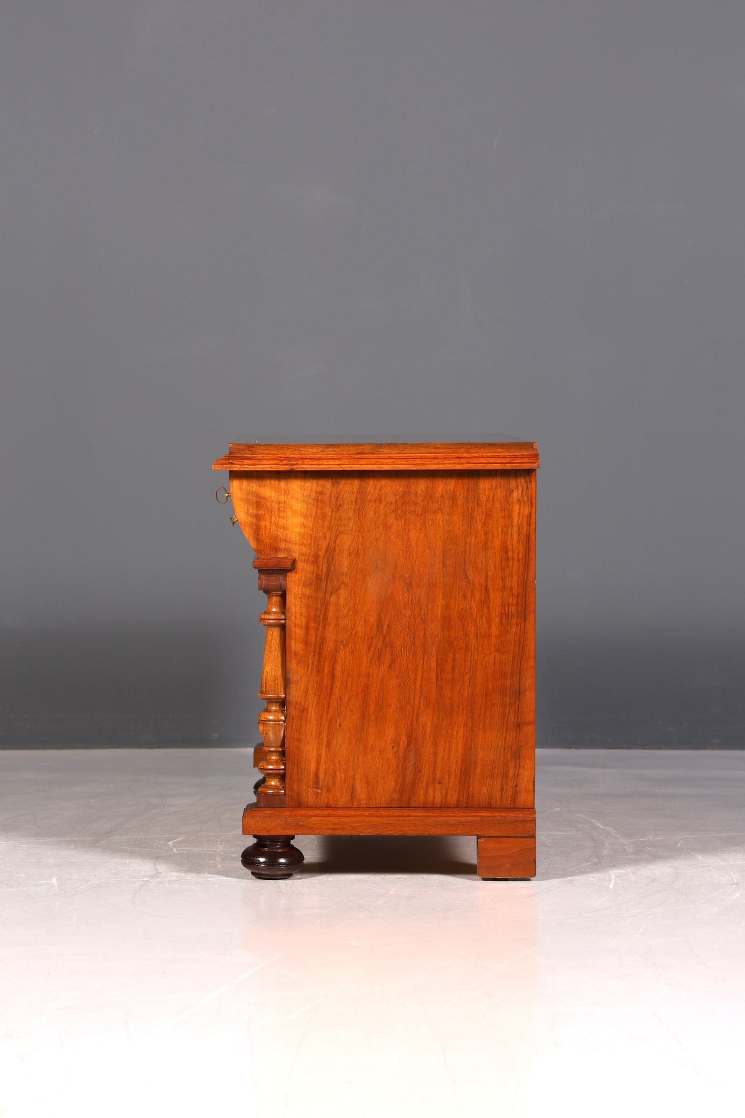 Edle Gründerzeit Kommode Louis Philippe Nussbaum Schubladen Kommode Sideboard um 1880