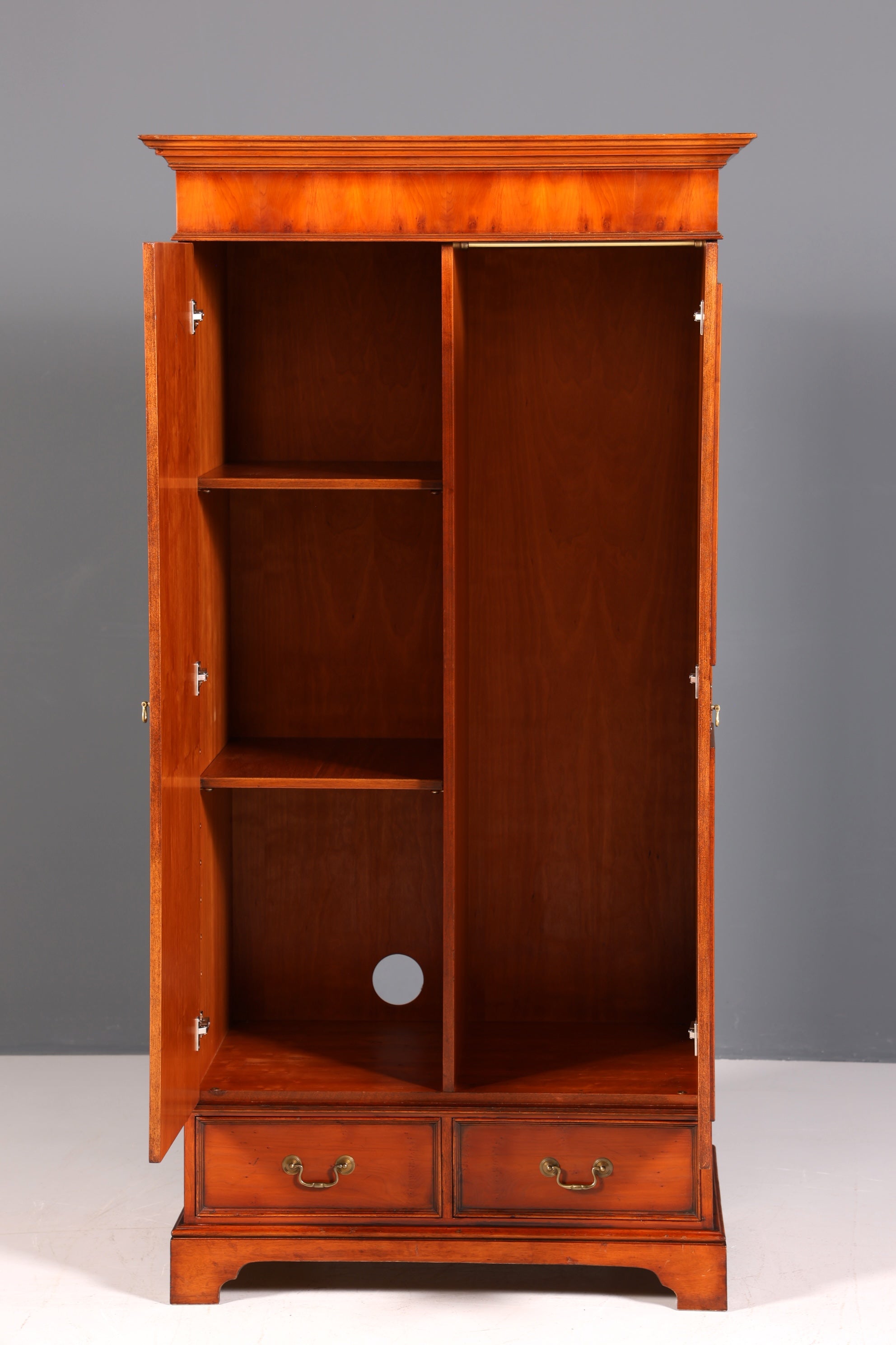 Wunderschöner Englischer Schrank Rosjohn Reproductions Kleiderschrank Englisch Antik Wäscheschrank 60s Dielenschrank