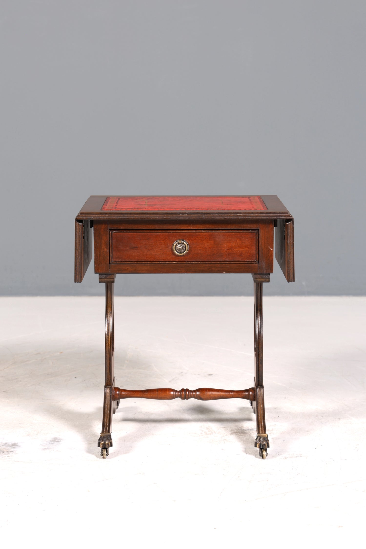 Wunderschöner Englischer Tisch Mahagoni Klapptisch Beistelltisch Englisch echt Leder Antik 60s Ablage