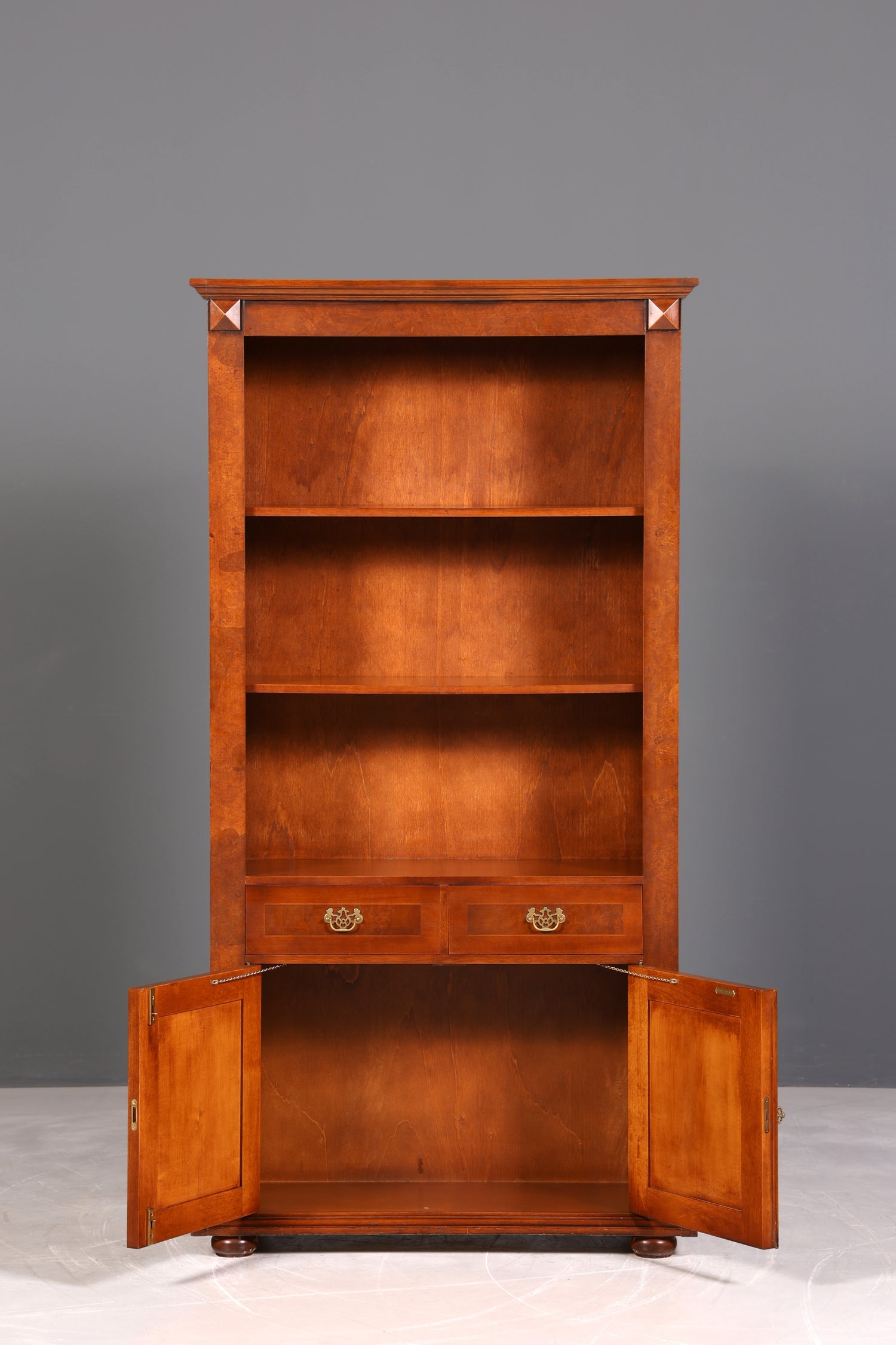 F940 Finish Bücherregal Antik Stil 60s