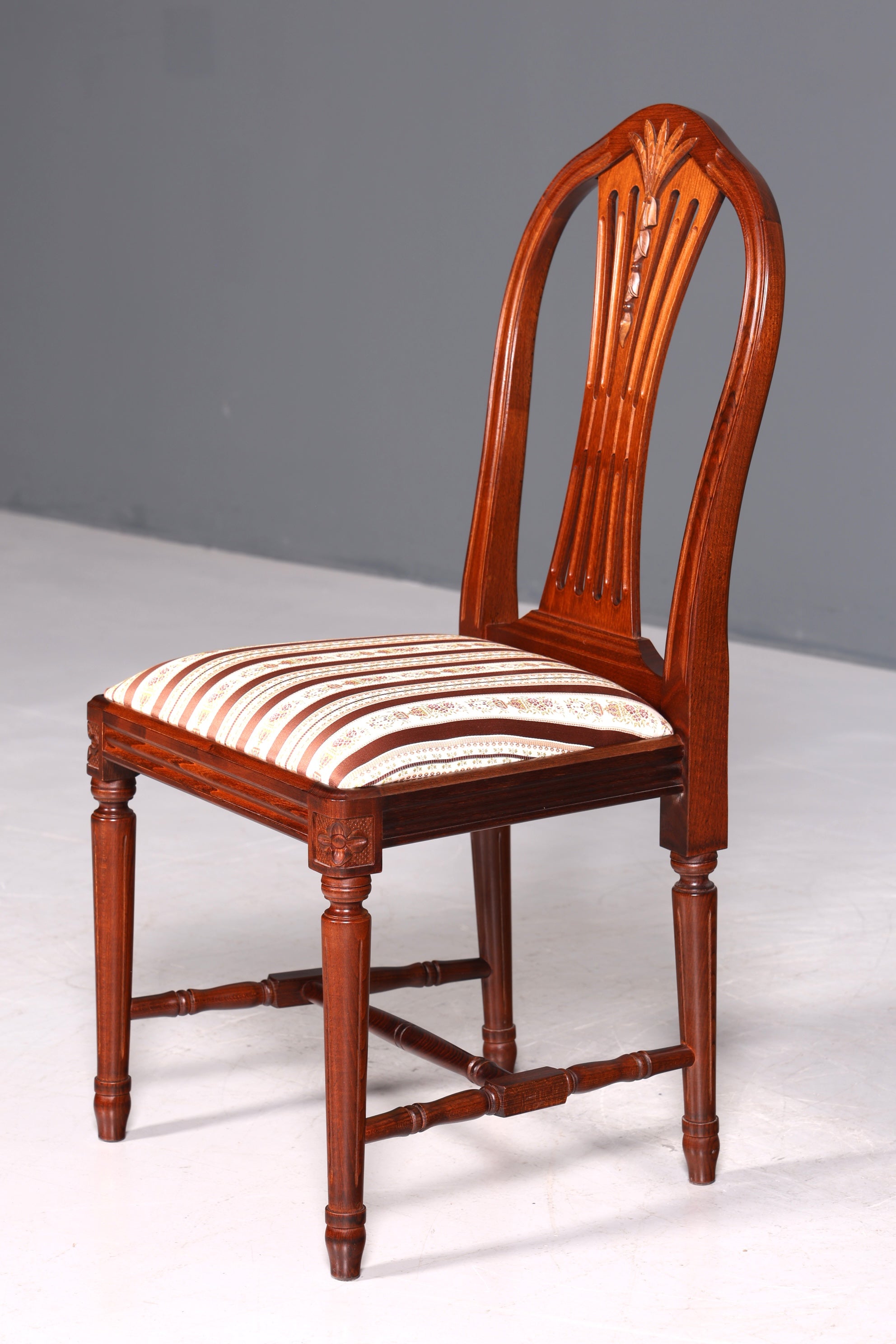 Traumhafter Stuhl im Gustavianischem Stil Englisch Küchenstuhl Antik Stil Sekretär Stuhl