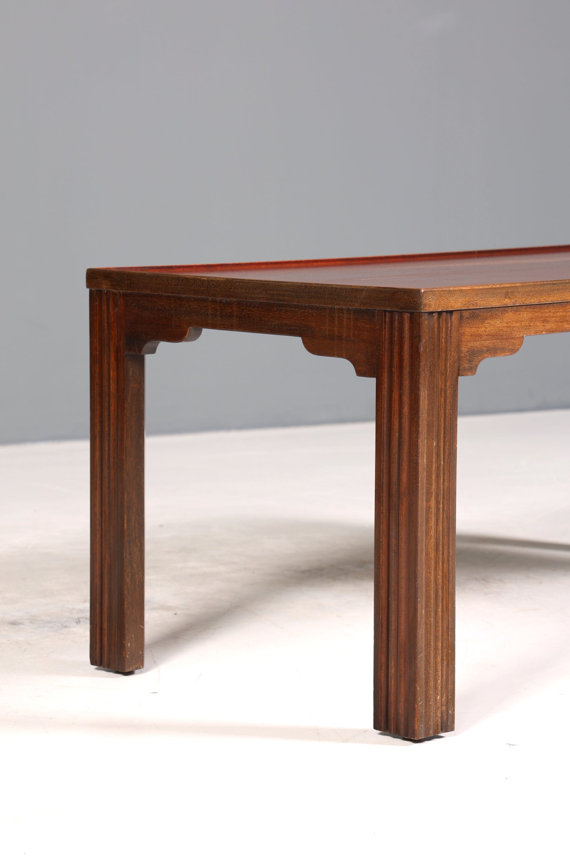 Traumhafter Tisch im Englischen Stil Couchtisch Mahagoni Antik Stil Ablagetisch