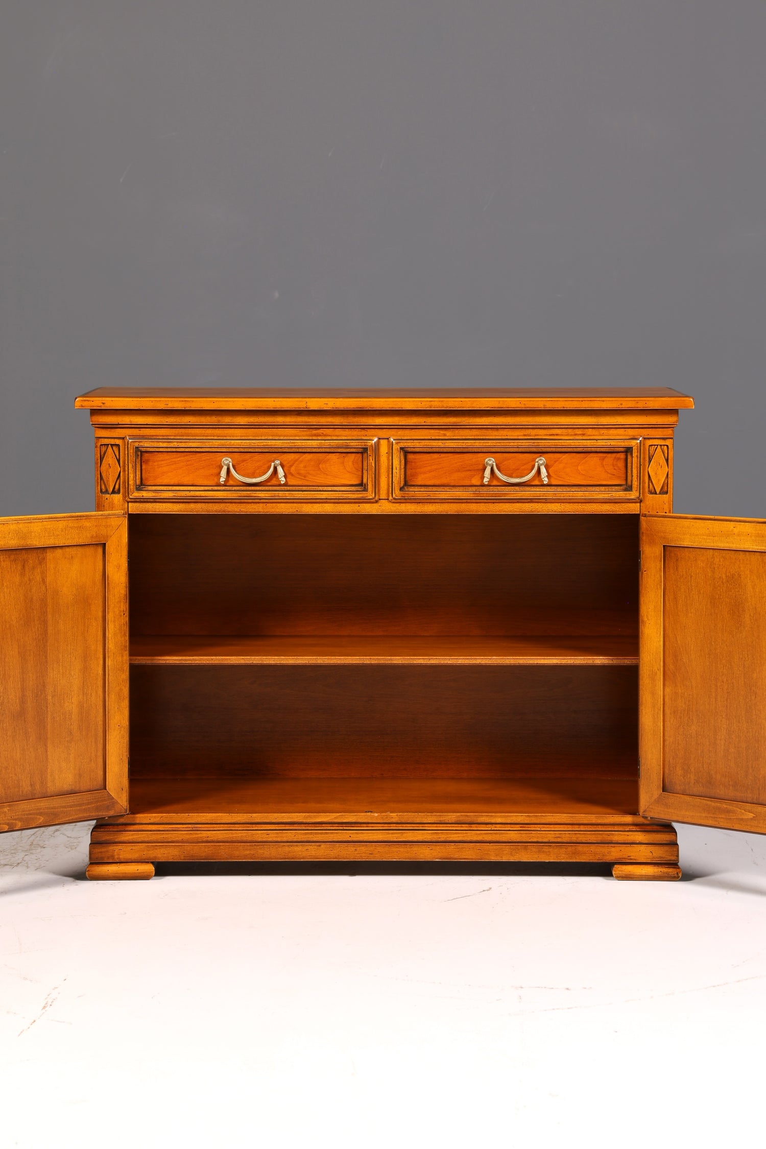 Wunderschöne Original Selva Kommode Villa Borghese Schrank Buffet Anrichte Sideboard Vintage