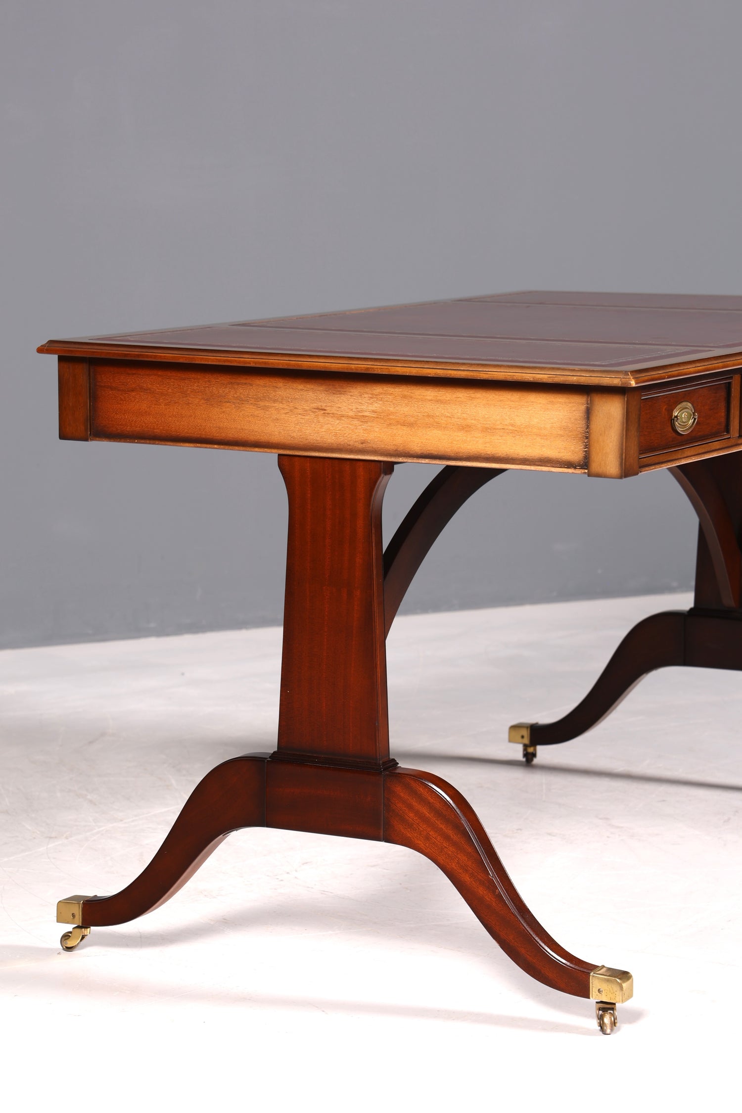 F959 Finish cm Filigraner Englischer Schreibtisch Englisch Desk Bürotisch 60s Office Table