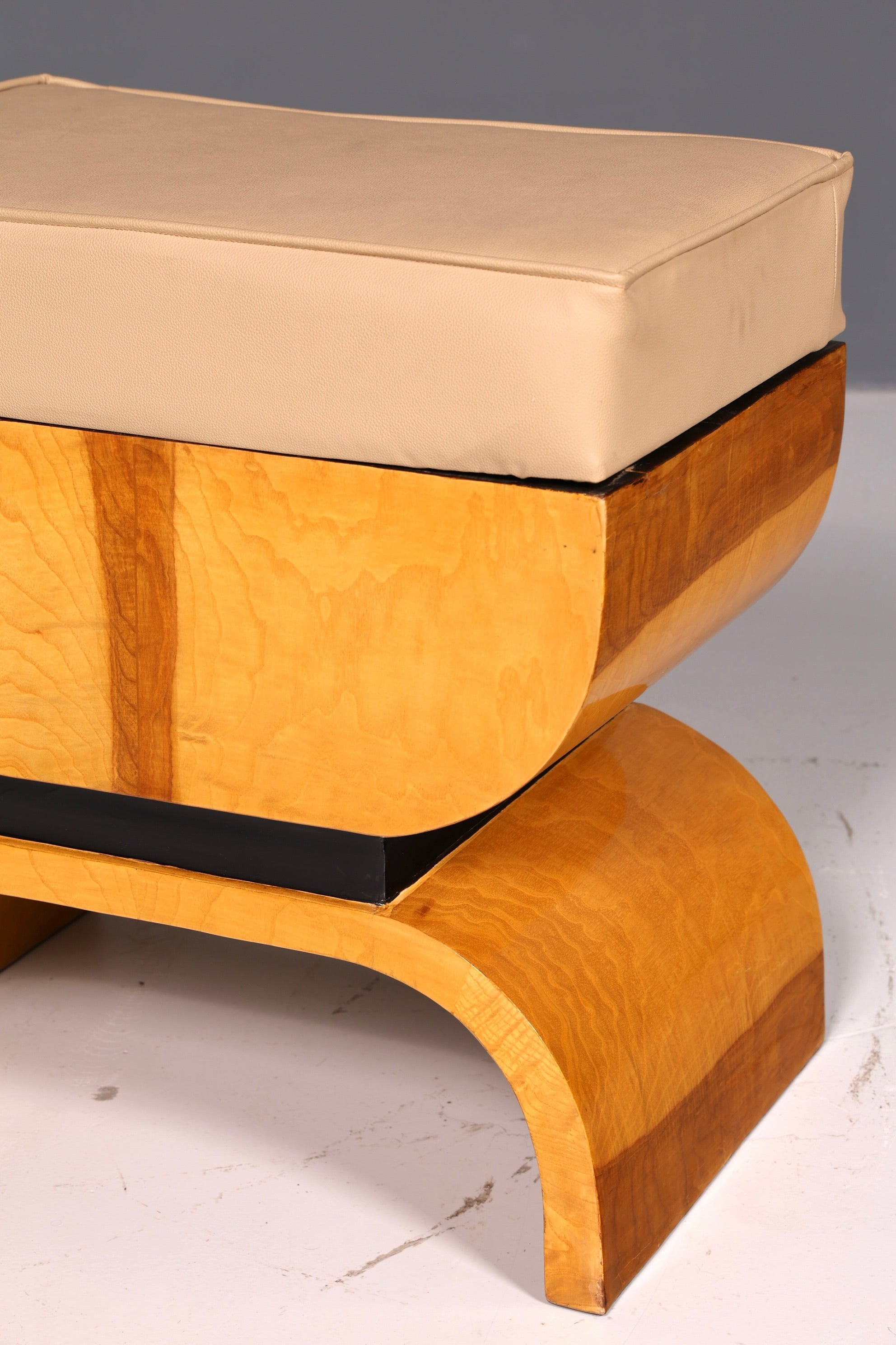 Wunderschöner Hocker im Art Deco Stil Birke Sitzhocker Fußhocker Fußbank Antik Vintage