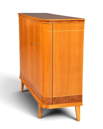 Hauptstadt Möblerei Mid Century Highboard aus massivem Holz mit abgerundeten Ecken und edler Maserung im 60er Jahre Stil
