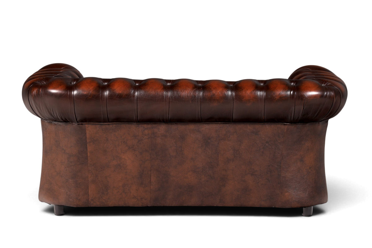 Hauptstadt Möblerei Original Centurion Chesterfield 2-Sitzer Sofa aus braunem Echtleder mit klassischer Knopfheftung