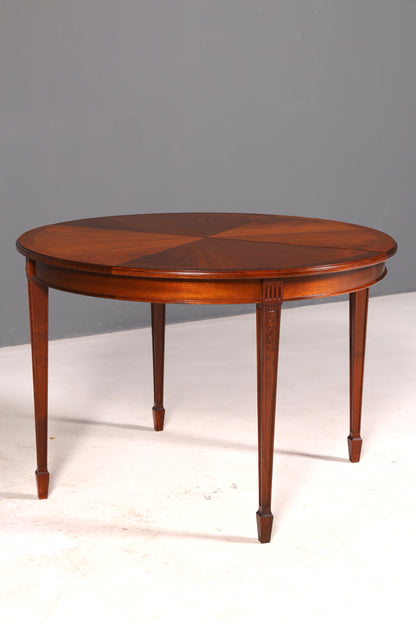 Beautiful English table, extendable dining table, antique mahogany, 1960s, kitchen table, oval