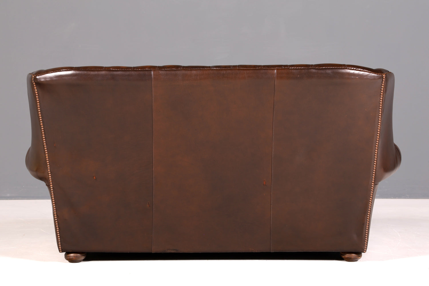 G103 Finish Wunderschönes Original Chesterfield Sofa 3- Sitzer echt Leder Oxblood Couch Englisch