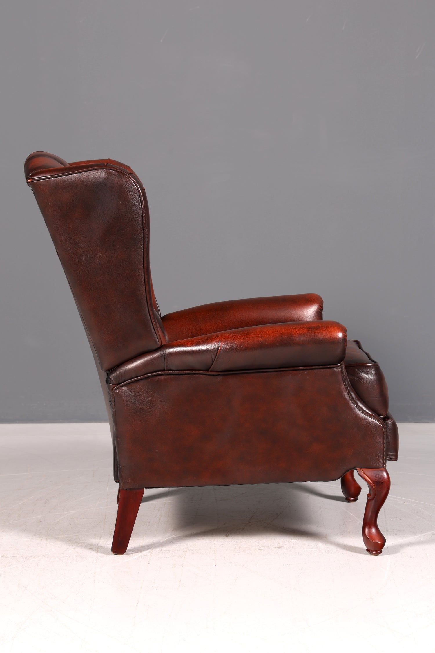 Stilvoller Original Chesterfield Queen Anne Ohrenbackensessel Englisch Echt Leder Herrensessel UK Armlehnsessel Lesesessel Vintage