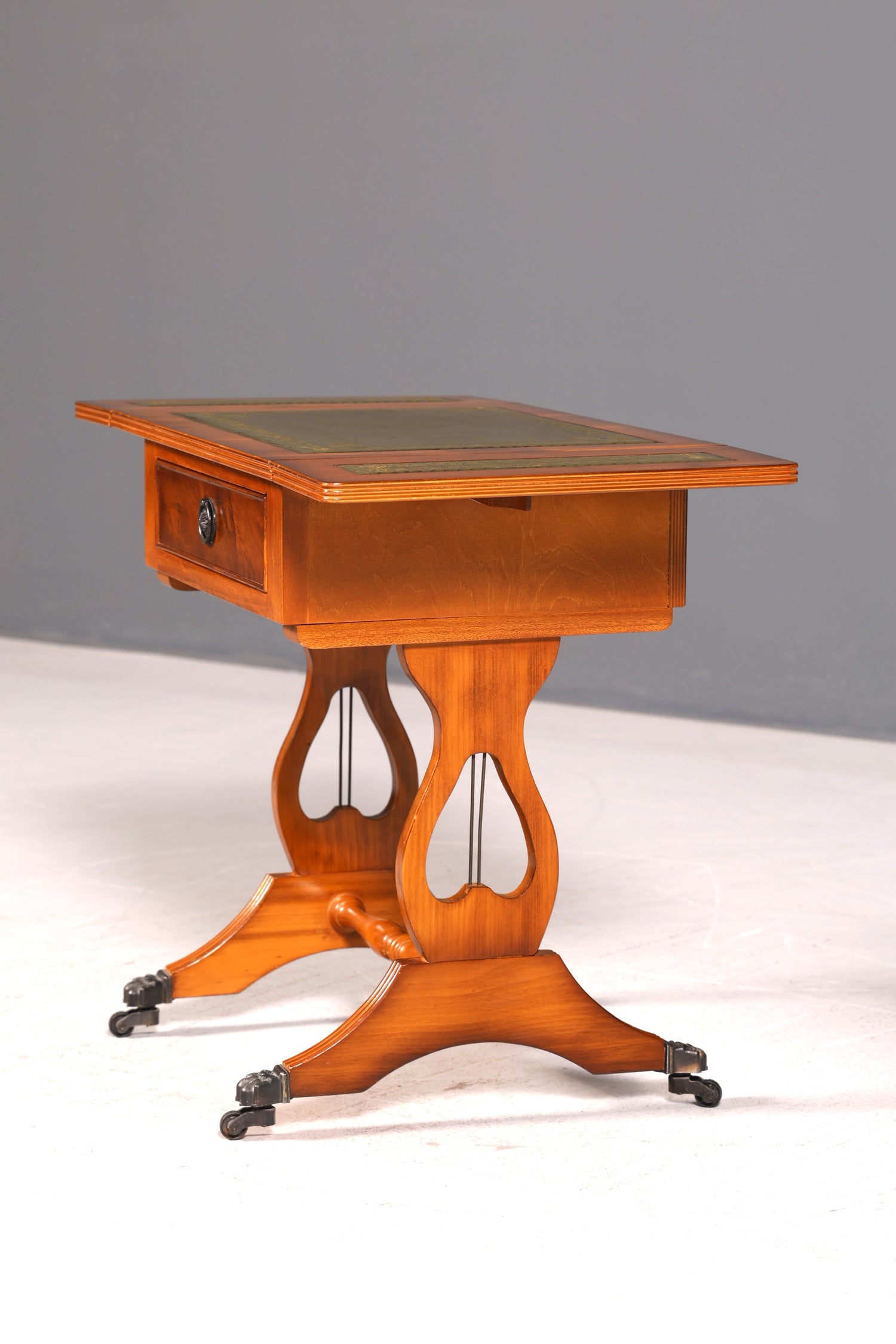 Edler Englischer Klapptisch Beistelltisch Eibe Echt Lederauflage Antik Ablagetisch Vintage Rolltisch Wohnzimmer