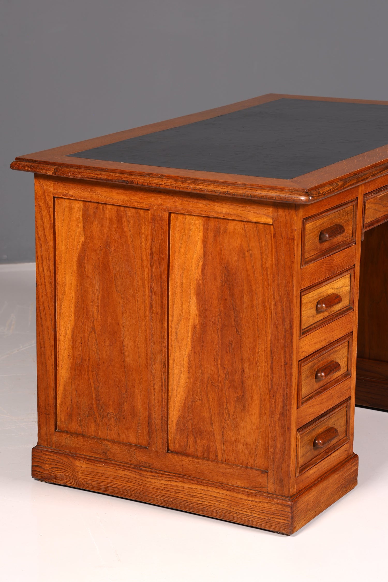 Wunderschöner Schreibtisch im Bauhaus Stil Art Deco Bürotisch Office Table Eiche Antik Vintage