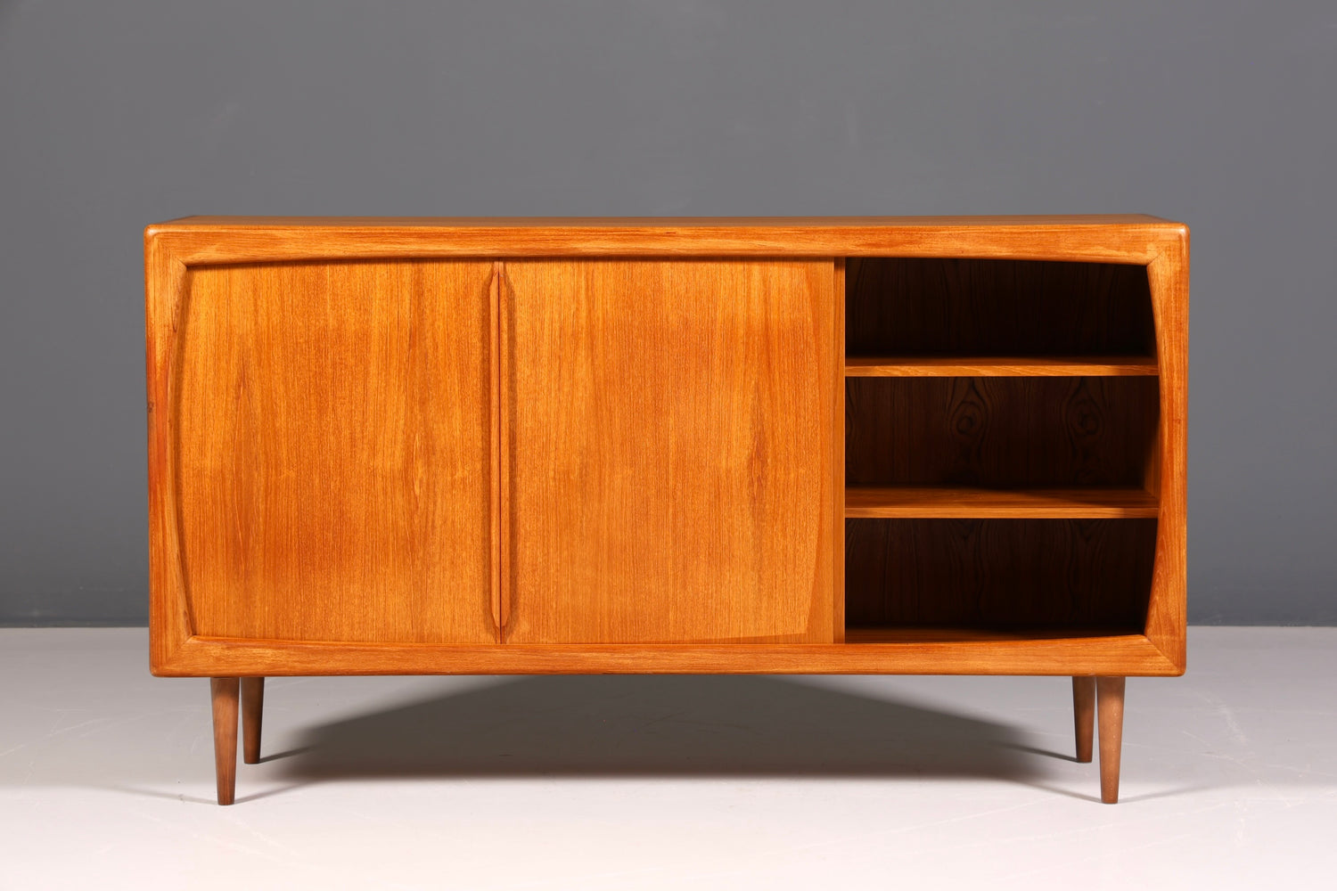 Elegant original Dyrlund sideboard, mid-century modern cabinet, Danish design, teak wood TV cabinet, 1960s buffet