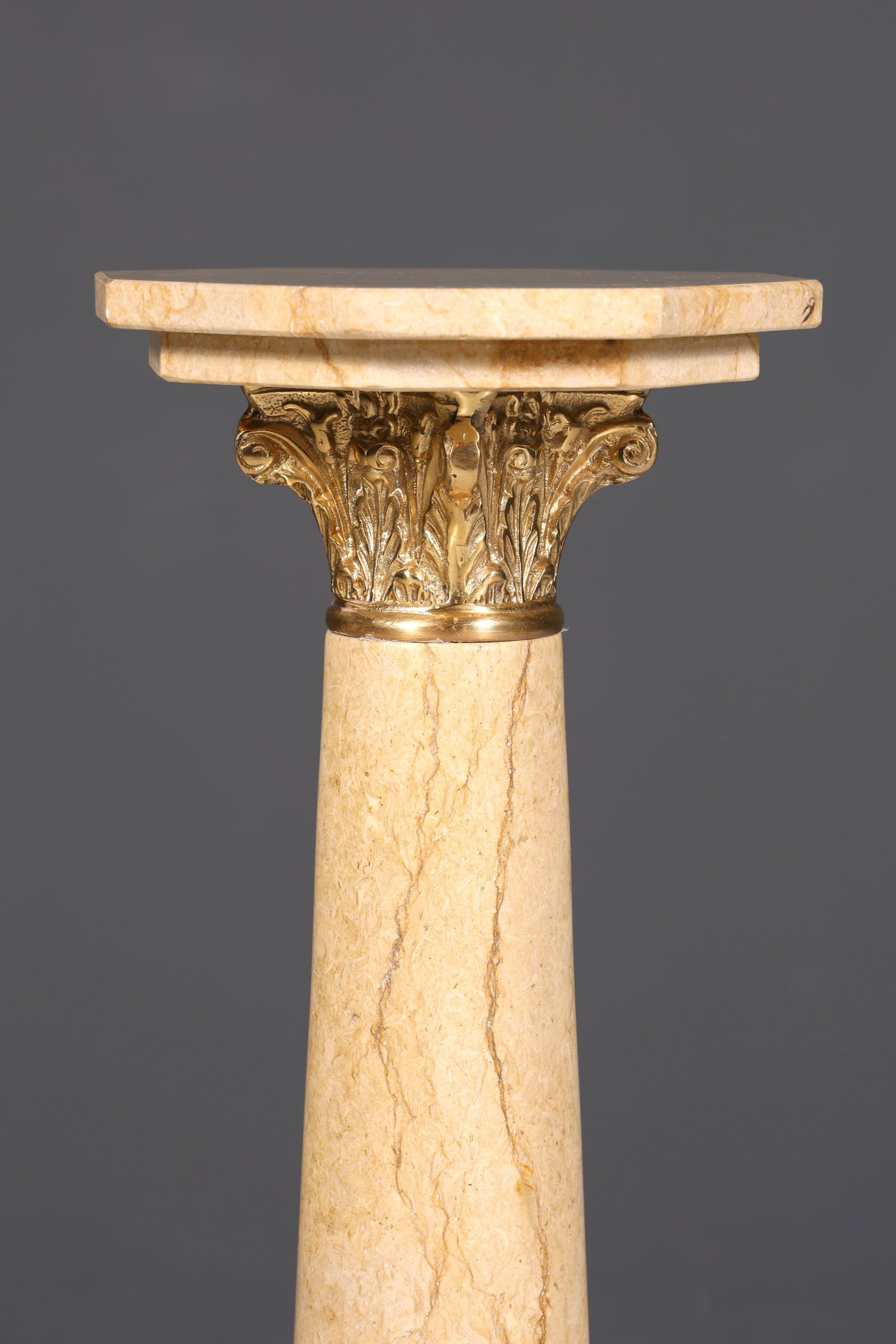 Wunderschöne Barock Stil Säule Louis XV Marmor Blumensäule Naturstein Beige Sockel Ablage 2 von 2