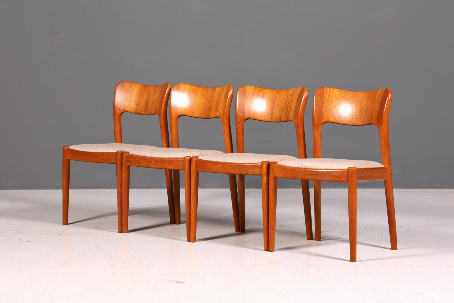4x Edle Mid Century Stühle der Marke Niels Koefoed Koefoeds Hornslet Modell 177 Teak Stuhlset Danish Design Esszimmerstühle Küchenstühle
