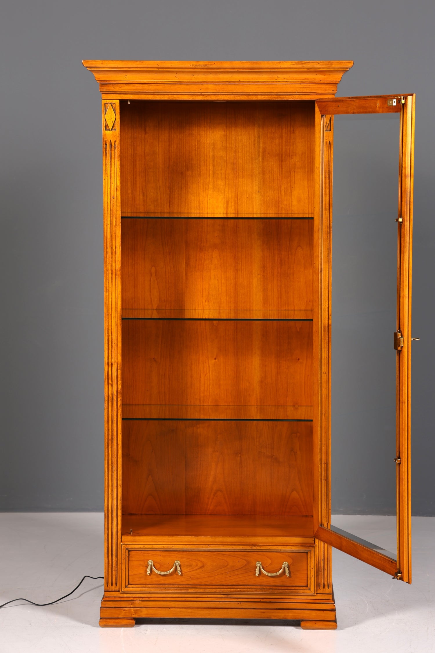 Traumhafte Original Selva Vitrine Antik Stil massiv Holz Buffet Villa Borghese Schrank Regal