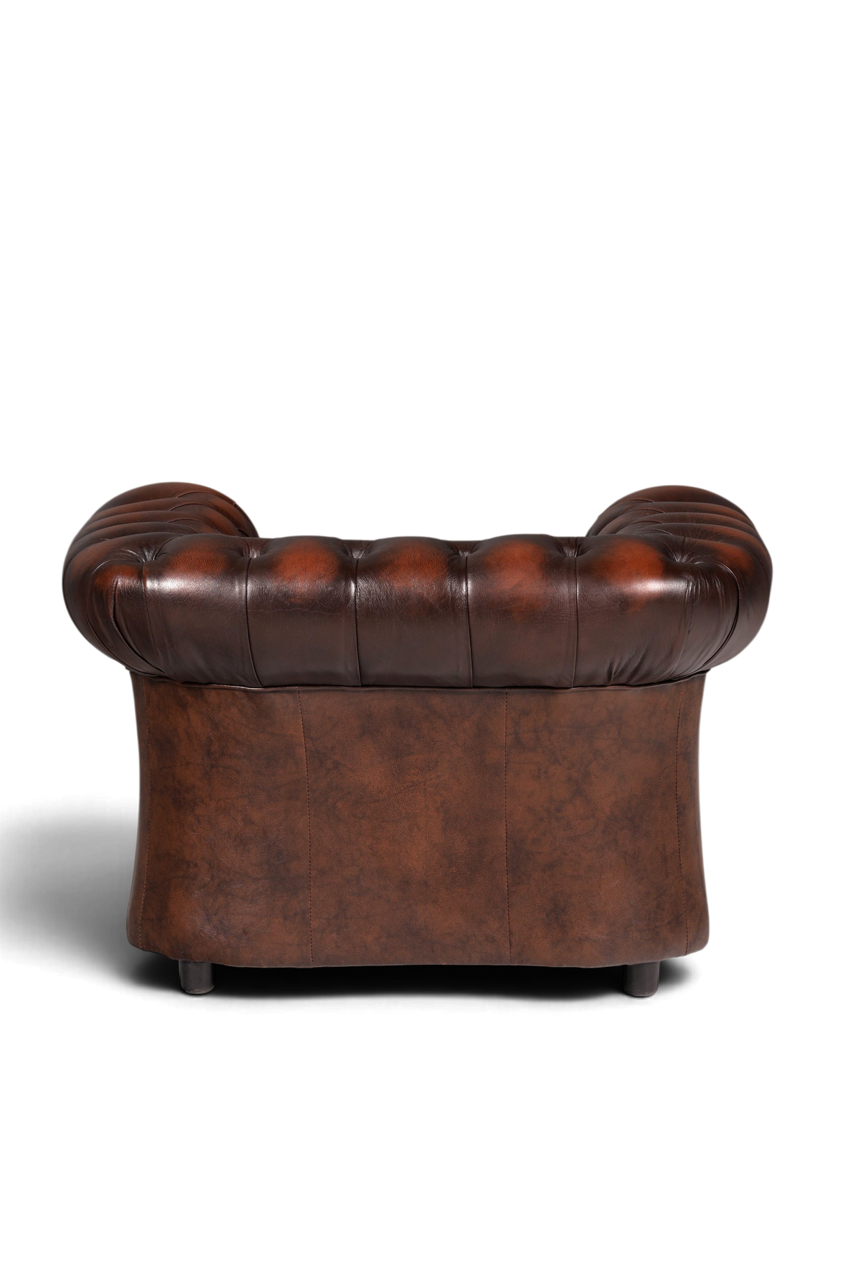 Hauptstadt Möblerei Original Centurion Chesterfield Ledersessel in Braun mit klassischer Knopfheftung, Rückansicht