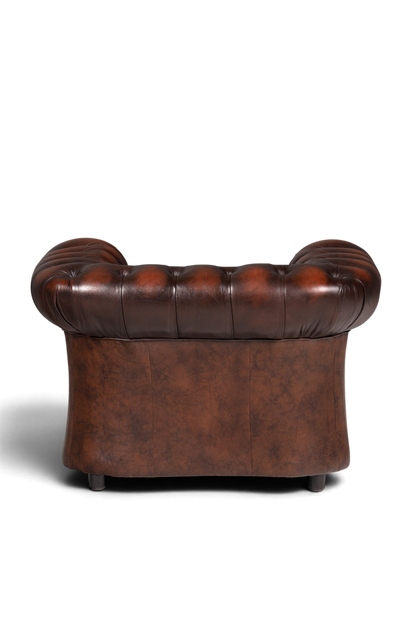 Hauptstadt Möblerei Original Centurion Chesterfield Ledersessel in Braun mit klassischer Knopfheftung, Rückansicht