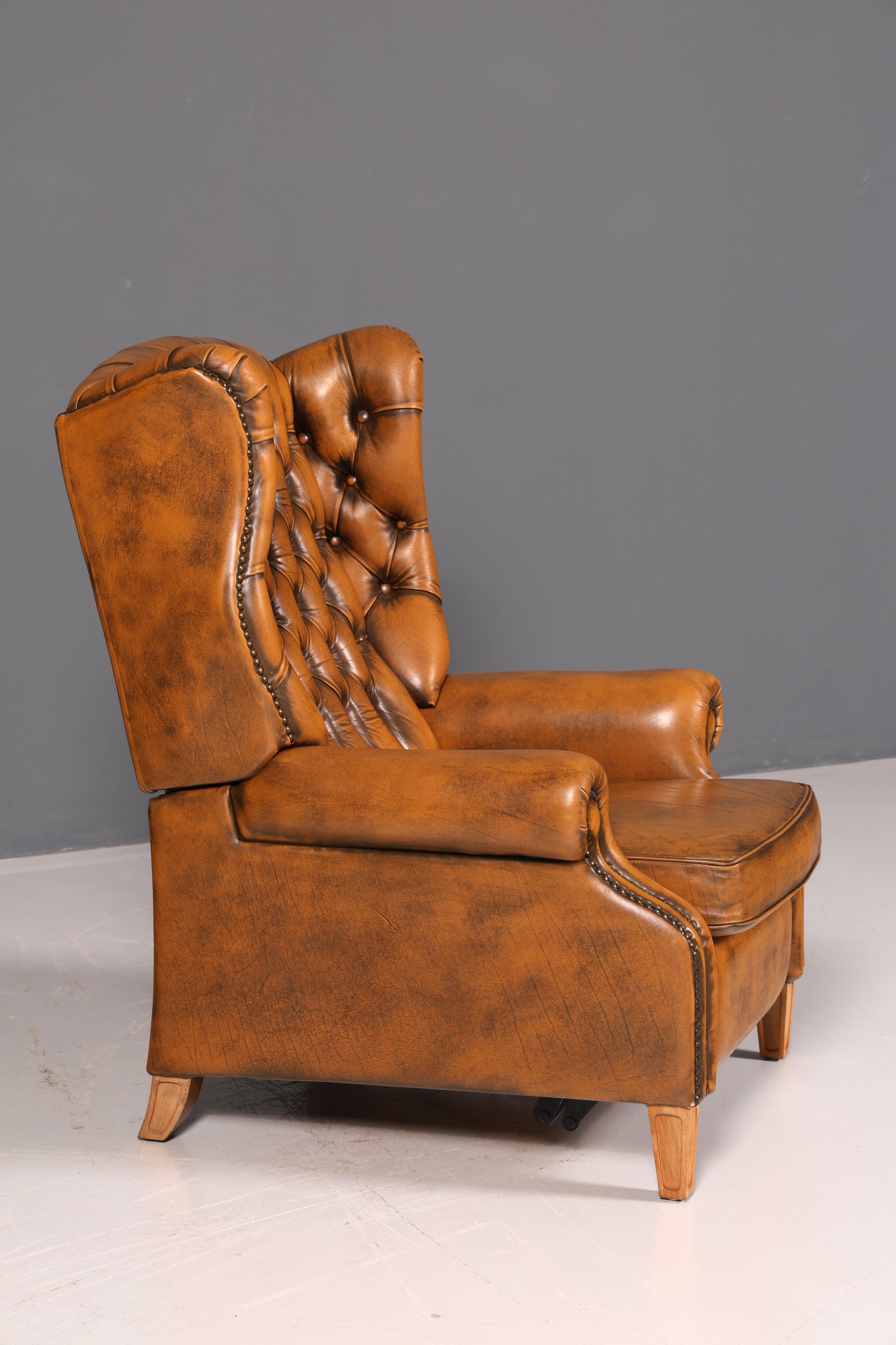 Original Chesterfield Ohrensessel Echtleder Englisch Herrensessel Ledersessel Weichleder Liegefunktion Antik Vintage
