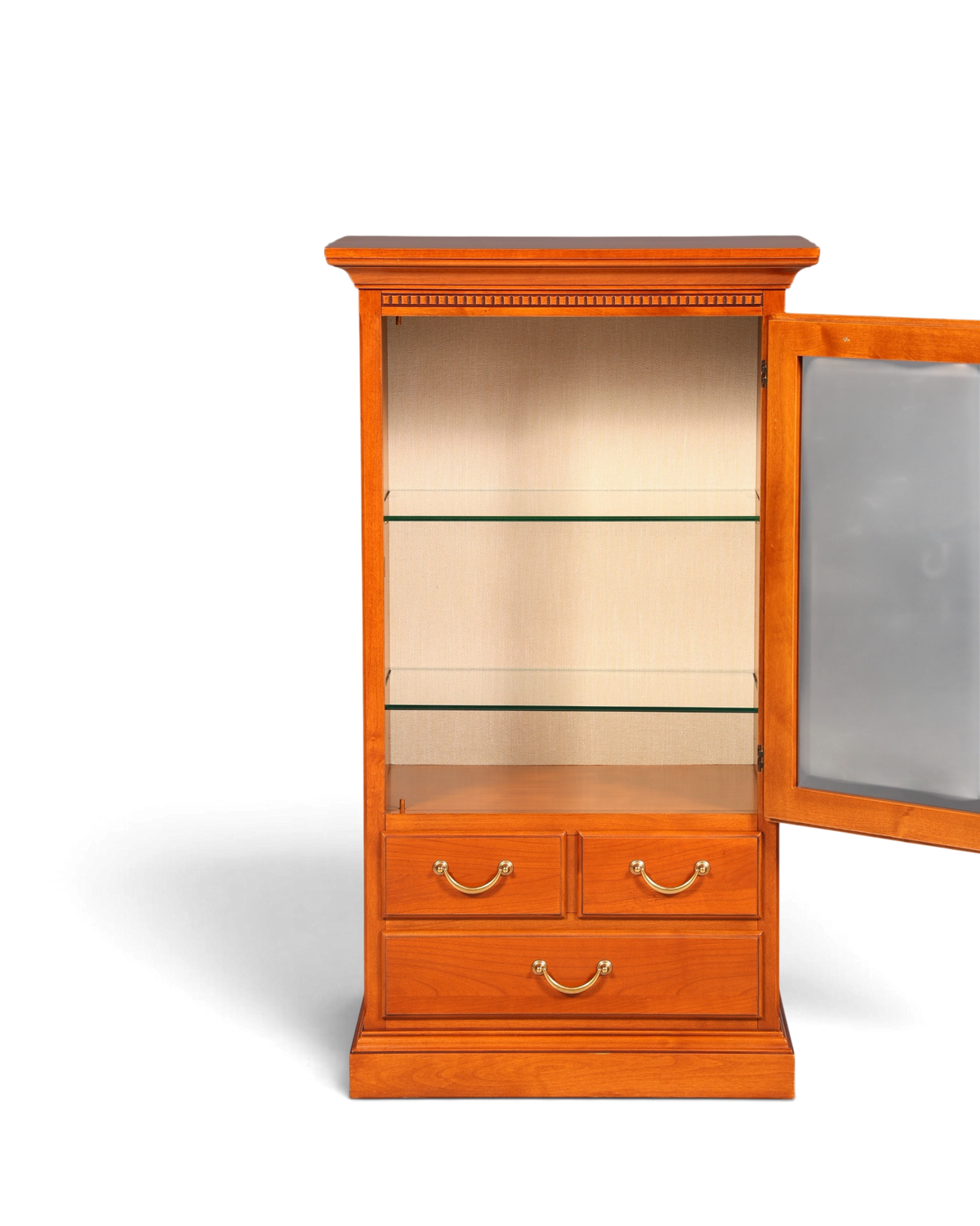 Hauptstadt Möblerei Selva Style International Vitrine aus Kirschholz im Antik-Stil mit Glasböden und Messinggriffen