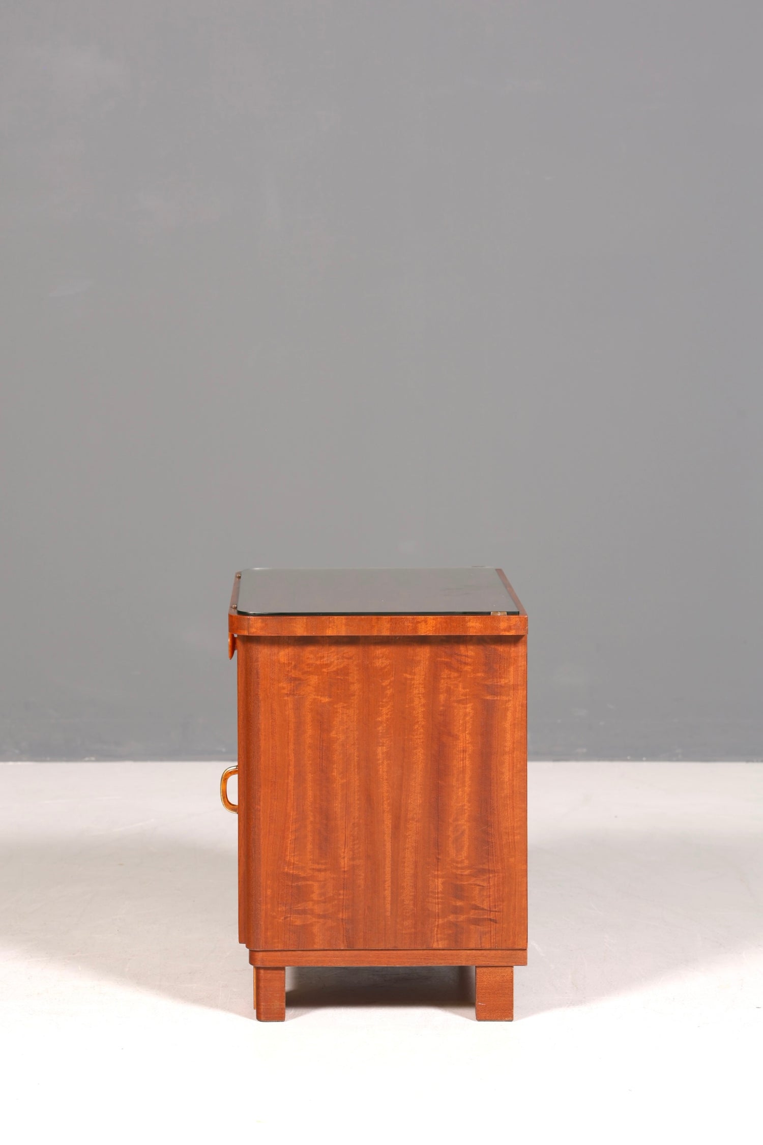 Schlichte Mid Century Kommode Vintage Klappschränkchen Danish Design Nachttisch 2 von 2