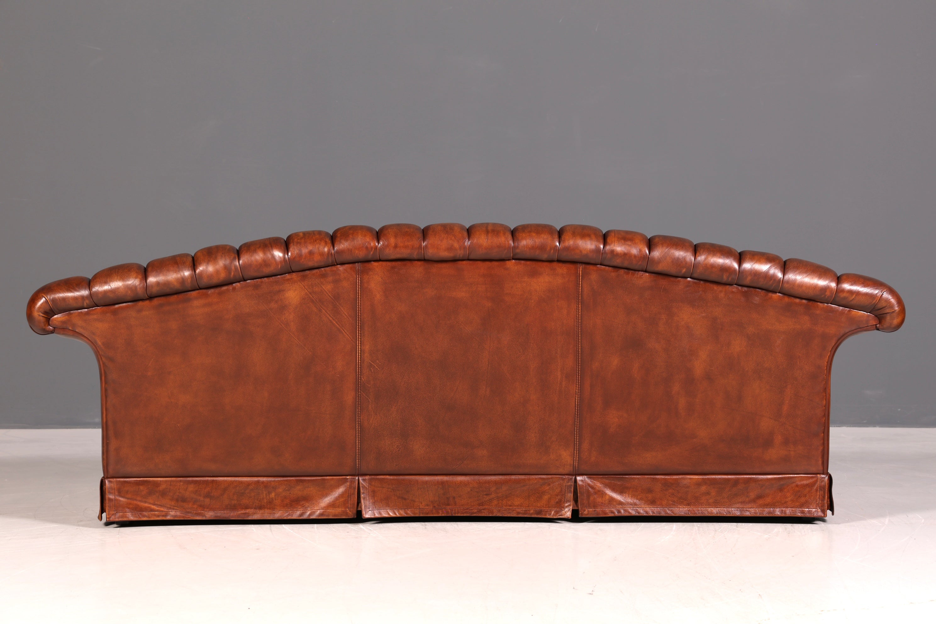 G447 Finish Wunderschönes Original Chesterfield Sofa 3- Sitzer echt Leder Oxblood Couch Englisch (Kopie)