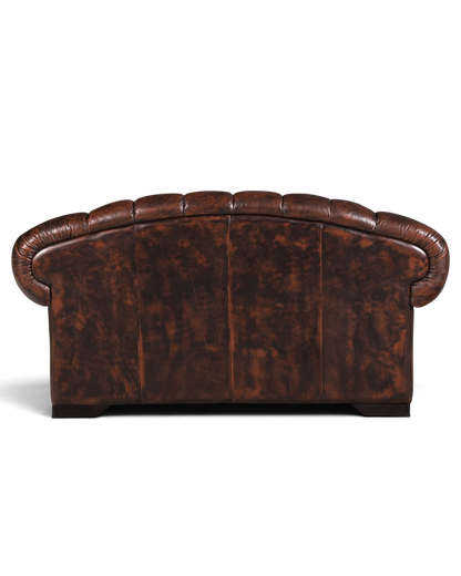Hauptstadt Möblerei Chesterfield Centurion 2-Sitzer Sofa aus braunem Echtleder, Rückansicht des englischen Klassikers