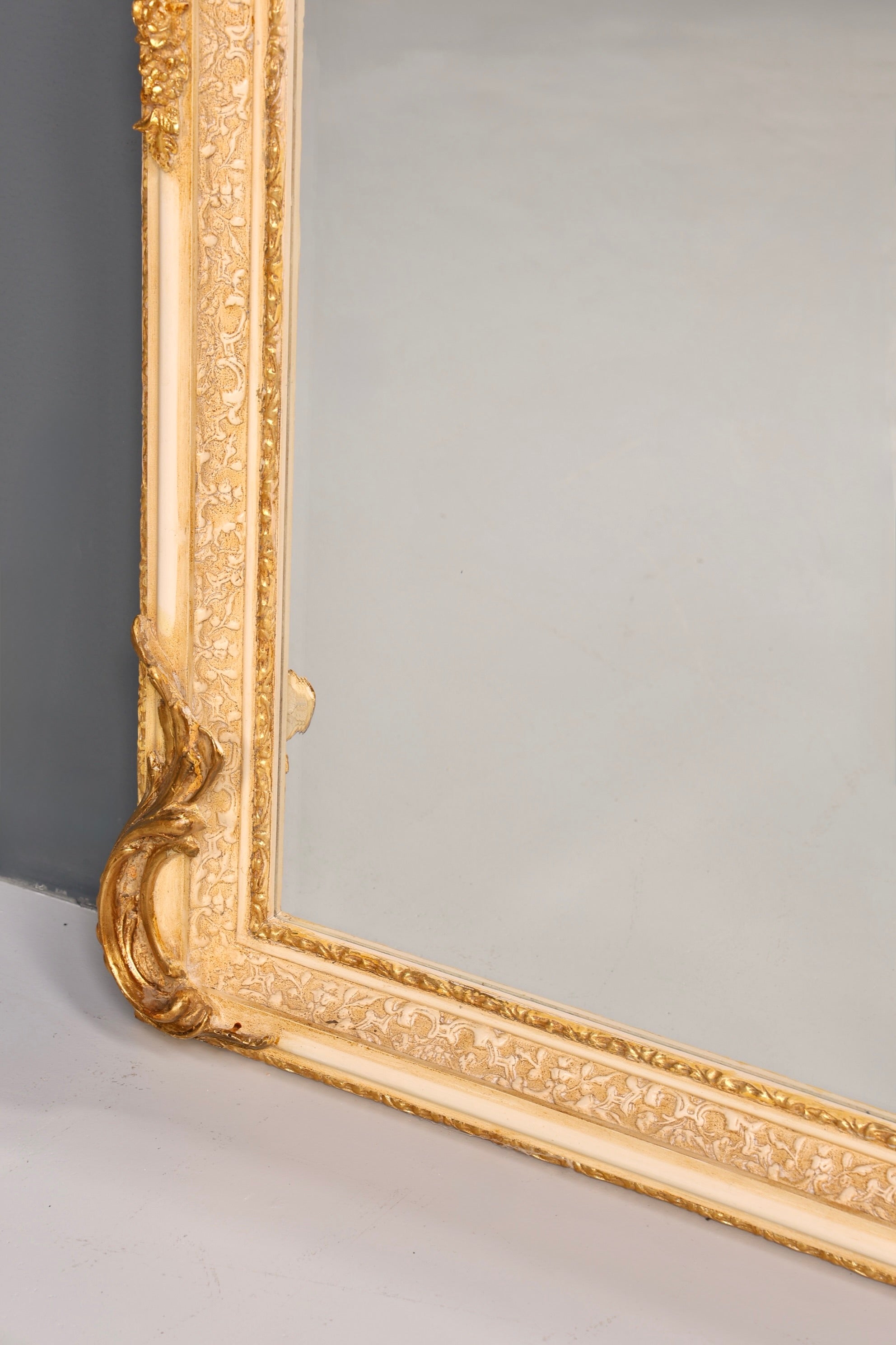 Stilvoller Prunk Barock Stil Standspiegel Antik Stil Gold Creme Ornament Flurspiegel Spiegel Wandspiegel