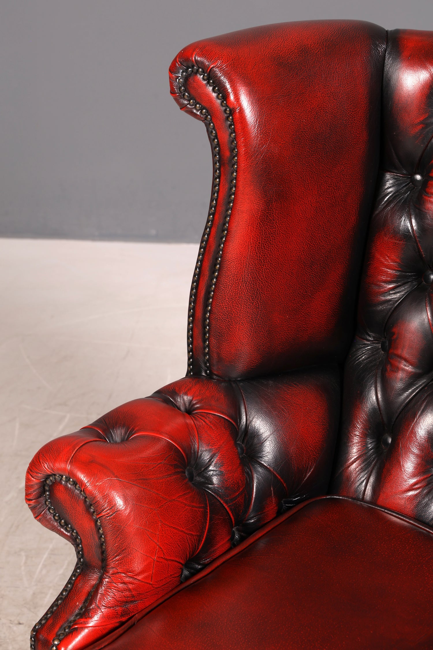 Original Chesterfield Ohrenbacken Sessel Queen Anne Englisch Oxblood Leder Herrensessel UK Armlehnsessel 1 von 2
