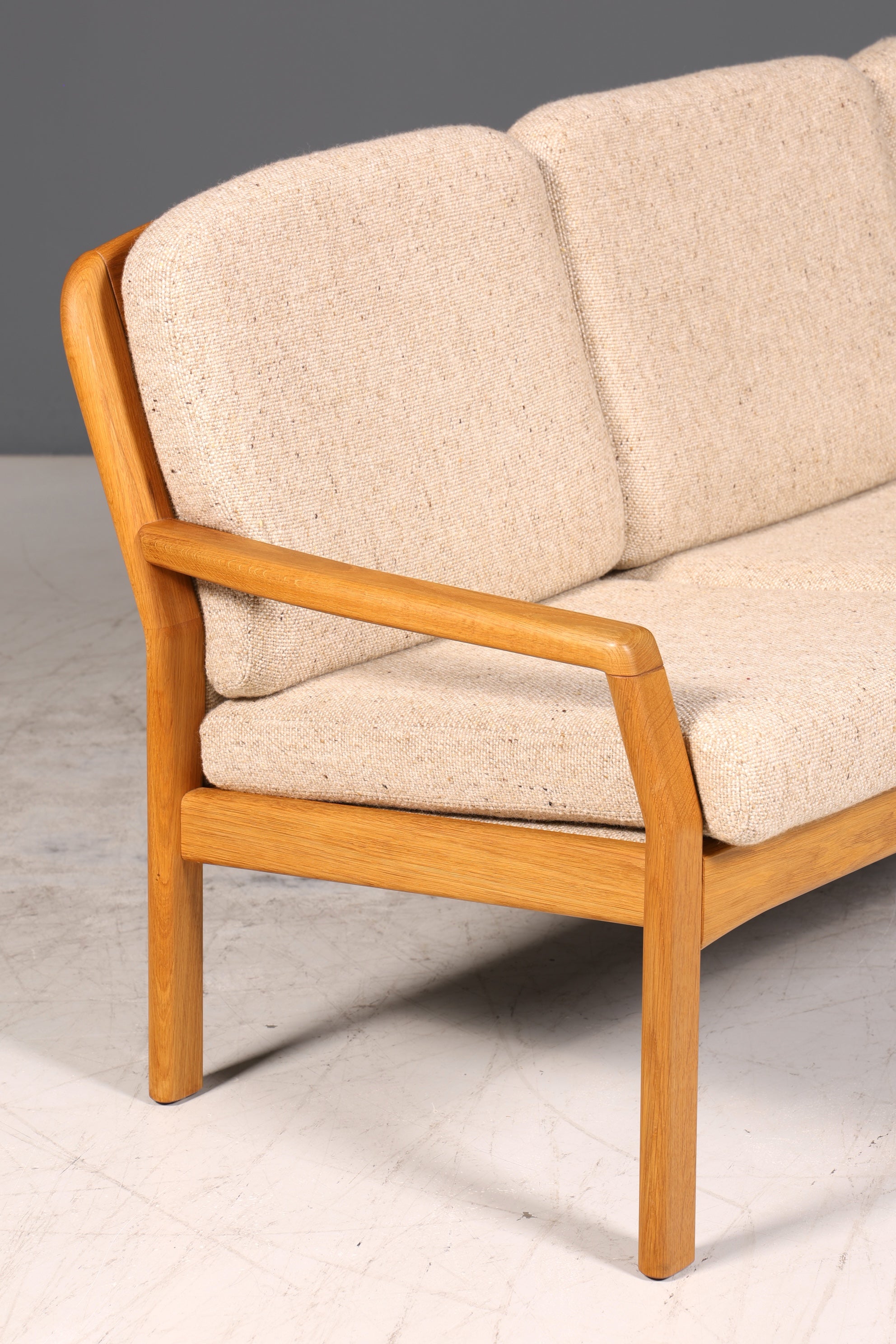 Wunderschönes Original Dyrlund Sofa Mid Century Couch echt Holz 3- Sitzer Canapé