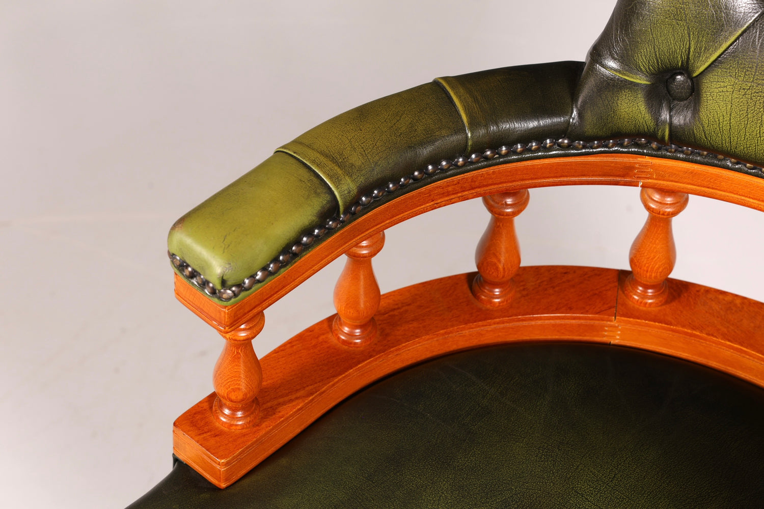 Original Chesterfield Centurion Captain Chair Englisch Grün Echt Leder Sessel Armlehnsessel