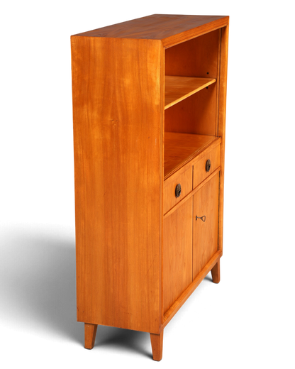 Hauptstadt Möblerei H936 Regal aus hellem Holz mit zwei Schubladen und einem Schrankfach auf konischen Beinen