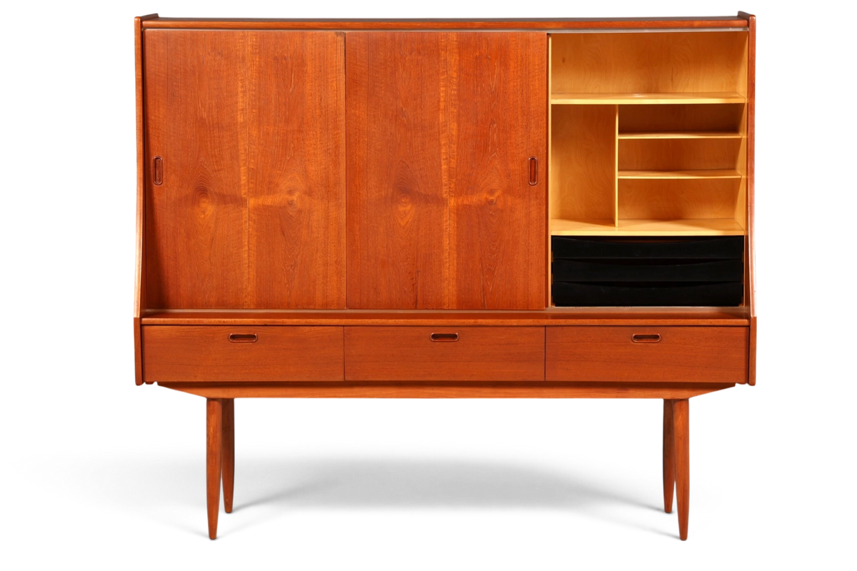Hauptstadt Möblerei Mid Century Highboard aus Teakholz im dänischen Design mit Schiebetüren und Schubladen