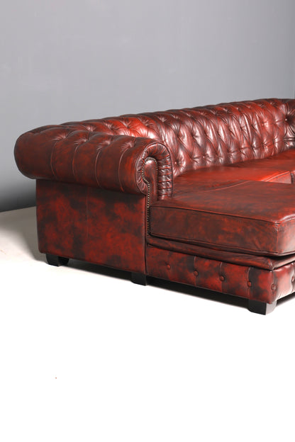 Wunderschönes seltenes Original Chesterfield Sofa mit Hocker 4- Sitzer echt Leder Oxblood Couch Englisch Eckcouch