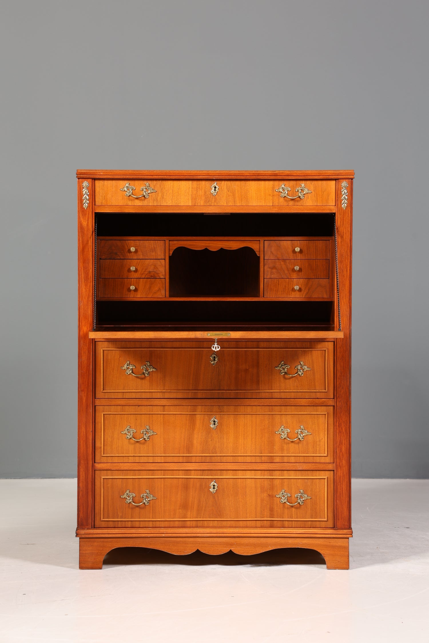 Stilvoller Sekretär im Englischen Stil Büro Vertiko Kommode echt Holz Schreibkommode