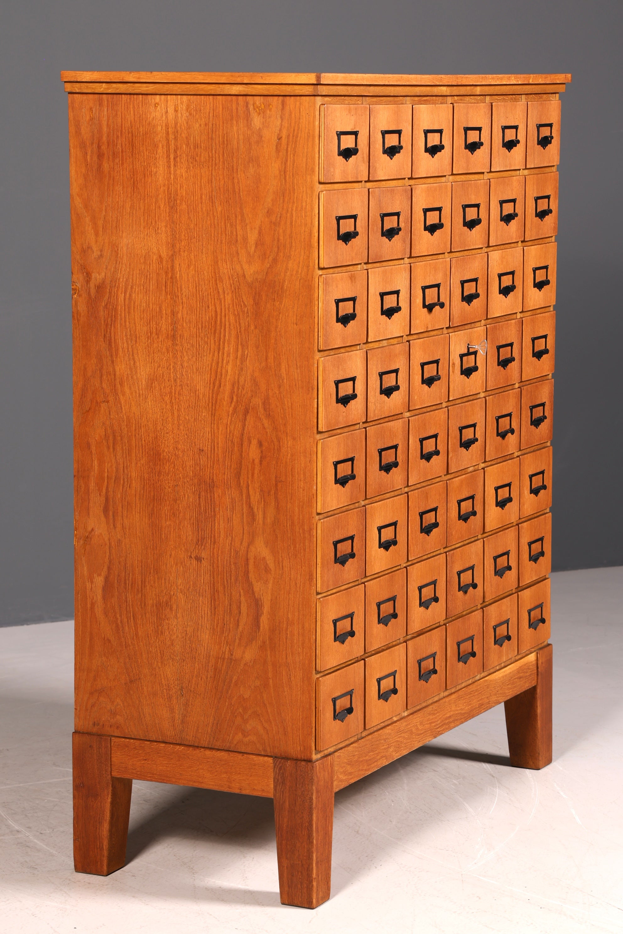 G245 Finish Wunderschöne Mid Century Kommode Vintage Bauhaus Apotheker Schrank Retro Schubladenkommode (Kopie)