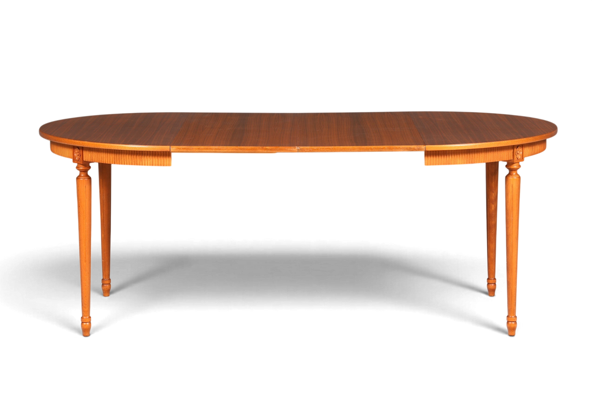 Hauptstadt Möblerei ausziehbarer Esstisch im Gustavianischen Stil aus massivem Holz mit eleganter Maserung