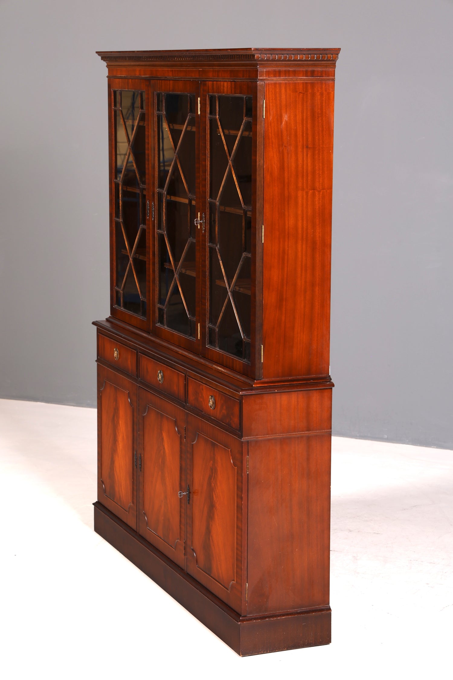 Wunderschöne Englische Vitrine Bibliothek Bücherschrank UK Buffet Schrank 60s Jahre