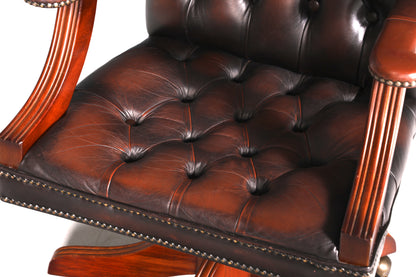 Wunderschöner Original Chesterfield Centurion Captain Chair Englisch braun echt Leder Sessel