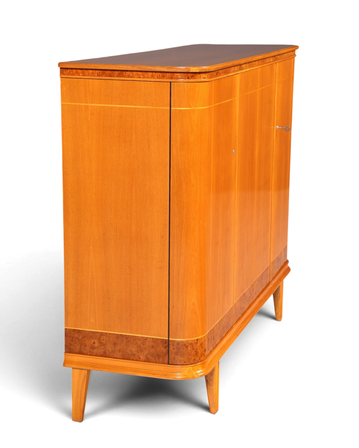 Hauptstadt Möblerei Mid Century Highboard aus massivem Holz mit abgerundeten Kanten und edler Maserung im Retro-Stil