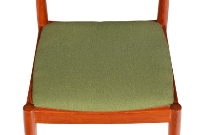 Dänischer Mid Century Esszimmerstuhl Teakholz Henning Kjærnulf Korup Stolefabrik 60er