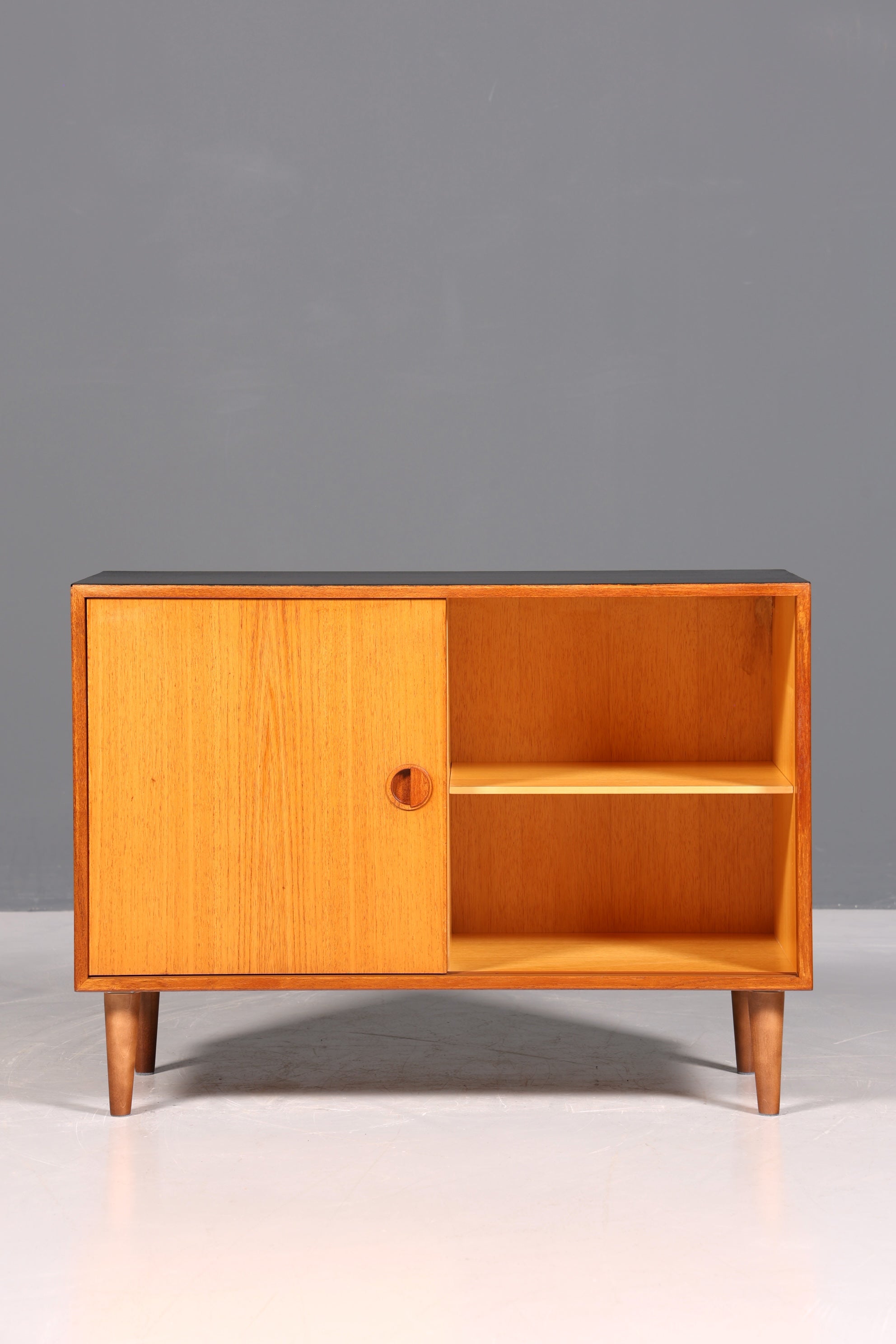 Traumhafter Mid Century Schrank Teak Holz Schiebetür Kommode Sideboard Flurschrank