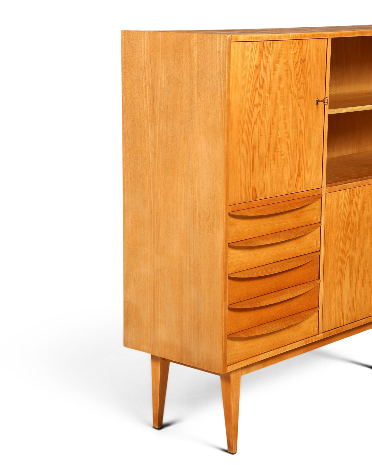 Hauptstadt Möblerei Hellerau Vitrine Modell 602 von Franz Ehrlich aus hellem Holz mit Schubladen und Schiebetüren