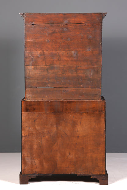 Wunderschöne Englische Antik Vitrine um 1700 George III Mahagoni Bücherschrank Buffet Glasvitrine Kommode