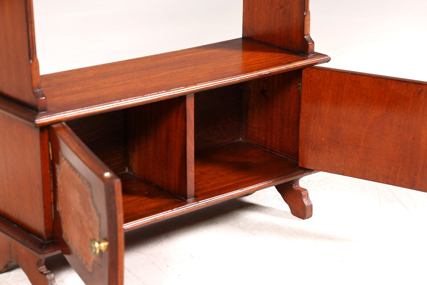 Wunderschönes Regal im englischen Stil Bücherregal Englisch Buchablage Antik 60s Schrank