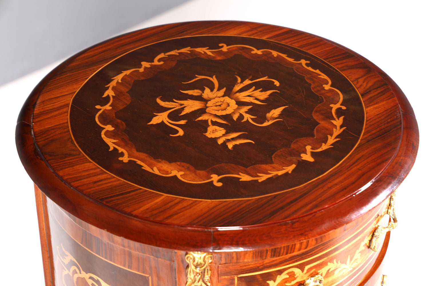 Traumhafte Barock Stil Kommode Vertiko Schubladenkommode Intarsien 7-Schübige Kommode