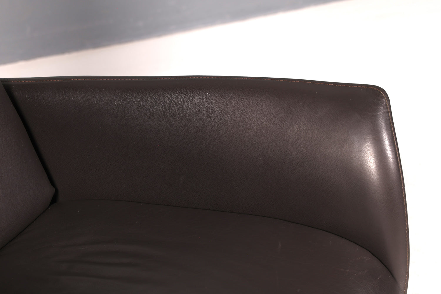 Wunderschöner Mid Century Relaxsessel echt Leder Fernsehsessel elektrisch verstellbar Lesesessel Komfort Design Ledersessel
