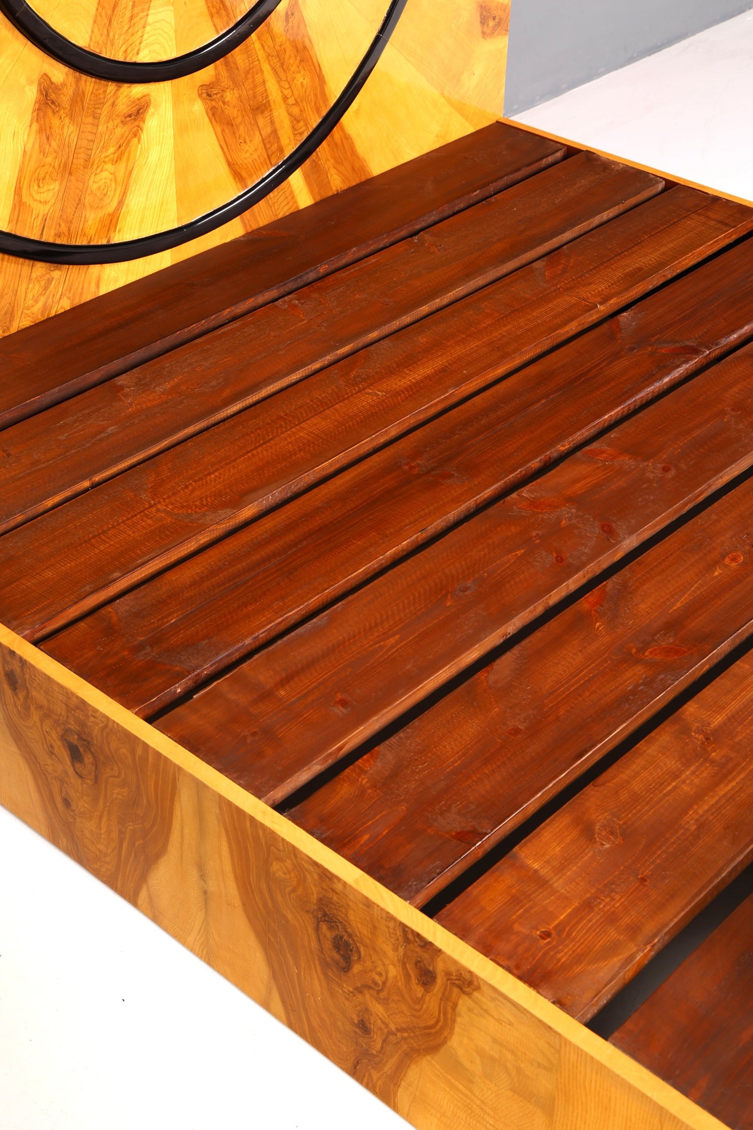 Außergewöhnliches Art Deco Stil Bettgestell "Sun" Birke Schlafzimmer Doppelbett Massivholz Handgefertigt