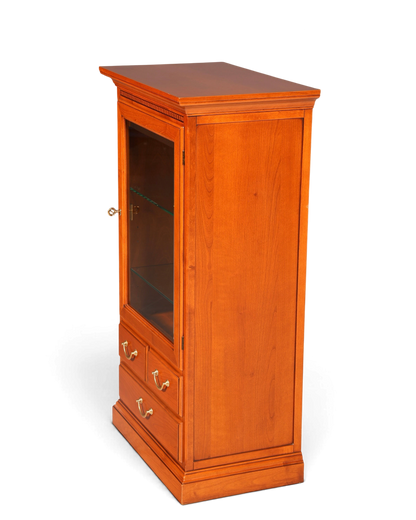 Hauptstadt Möblerei Selva Style Vitrine aus Kirschholz im Antik-Stil mit Glasfront, Messinggriffen und Schubladen