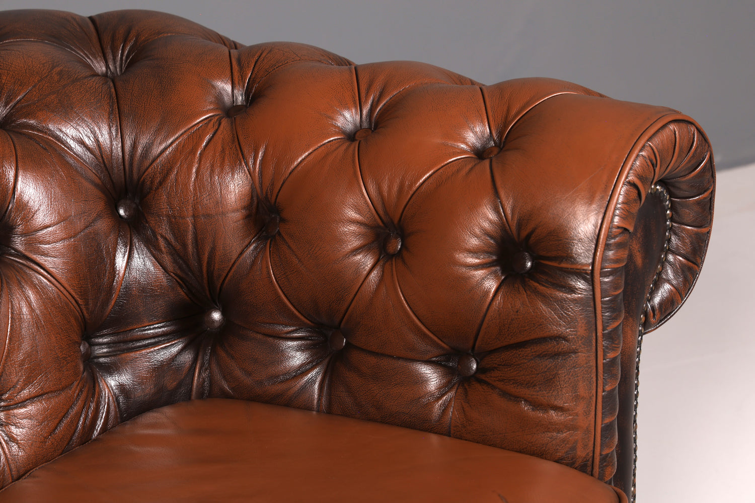 Wunderschönes Original Chesterfield 3-Sitzer Sofa Echt Leder Englische Couch England Polstersofa Antik Vintage Ledersofa